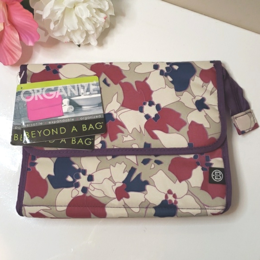 NWT Travel Toiletries Bag Cosmetic Caddy
